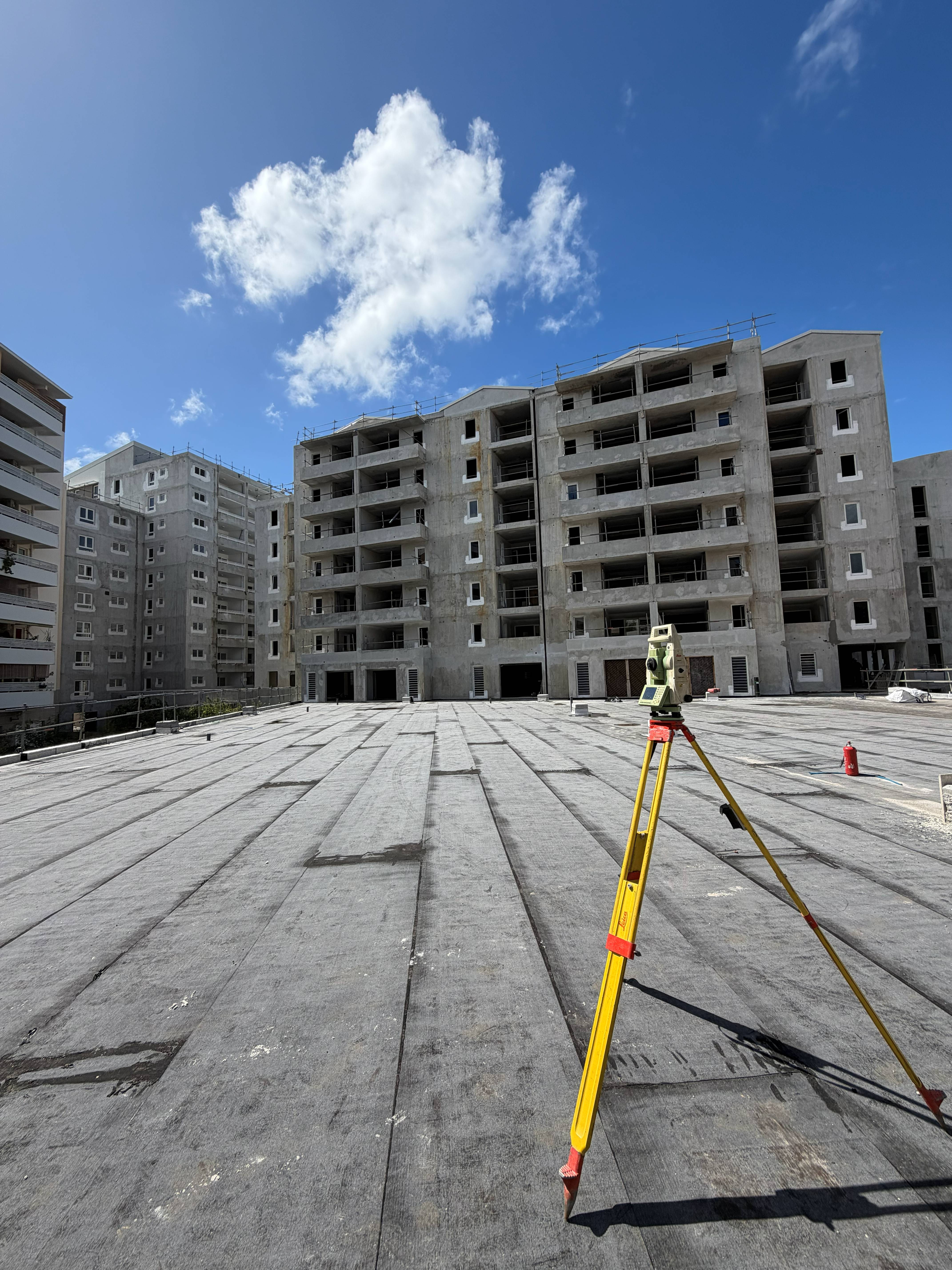 Géomètre sur le terrain